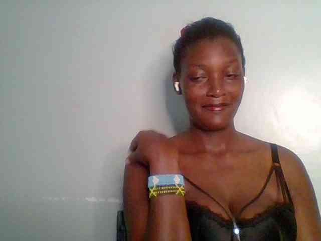 Chocolate-saucy webcam