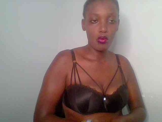 Chocolate-saucy webcam