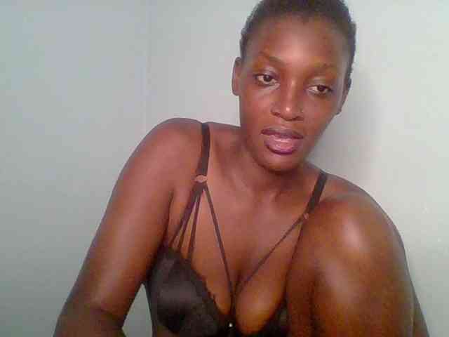 Chocolate-saucy webcam