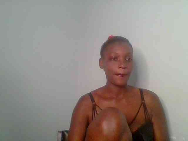 Chocolate-saucy webcam