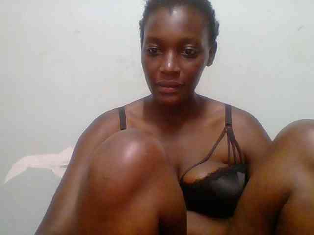 Chocolate-saucy webcam