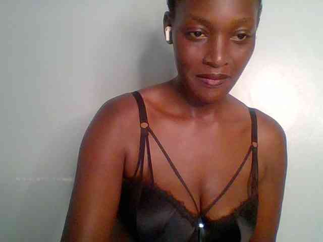 Chocolate-saucy webcam