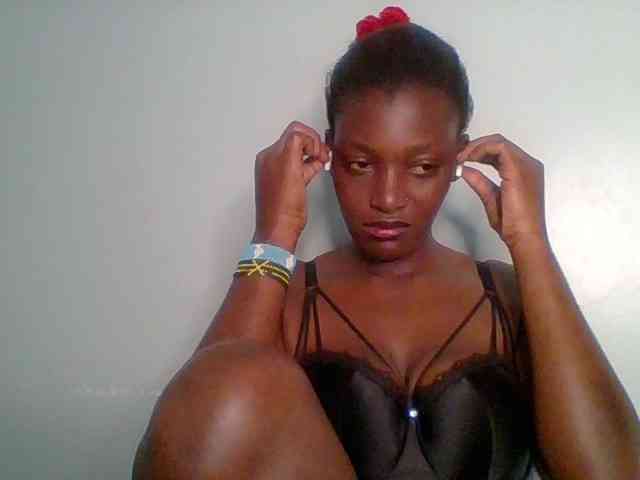 Chocolate-saucy webcam