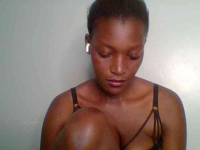 Chocolate-saucy webcam