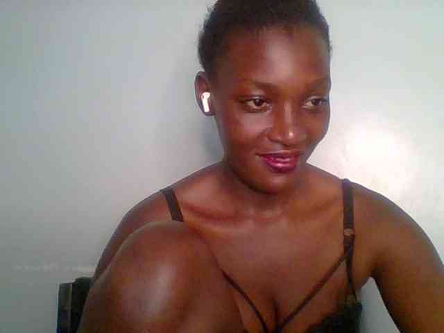 Chocolate-saucy webcam