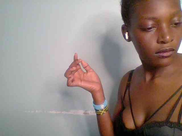 Chocolate-saucy webcam