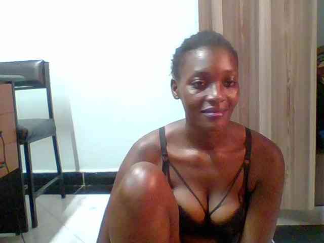 Chocolate-saucy webcam