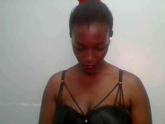 Chocolate-saucy webcam