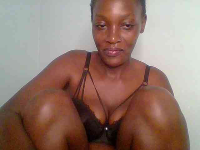 Chocolate-saucy webcam