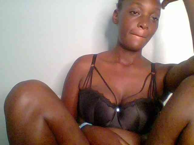 Chocolate-saucy webcam