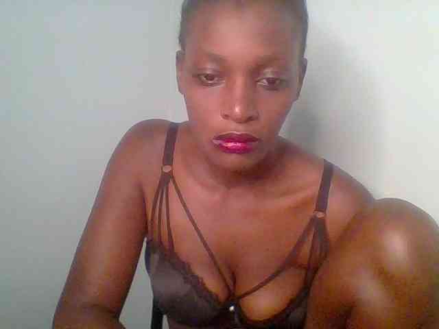 Chocolate-saucy webcam