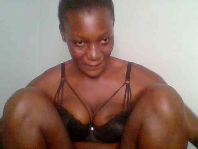 Chocolate-saucy webcam