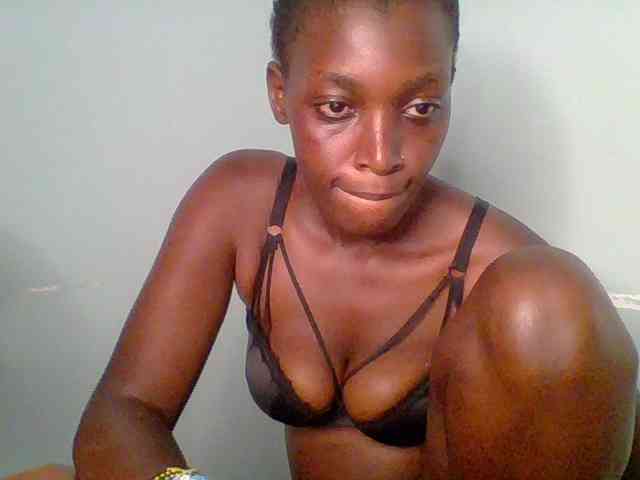 Chocolate-saucy webcam