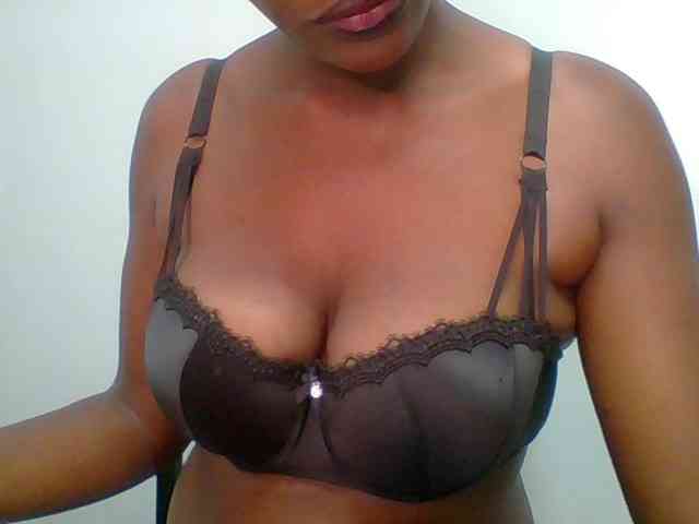 Chocolate-saucy webcam