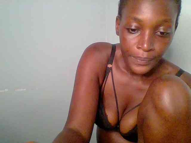 Chocolate-saucy webcam