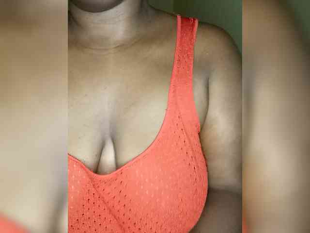 Thickybeiby Live Webcam on BongaCams
