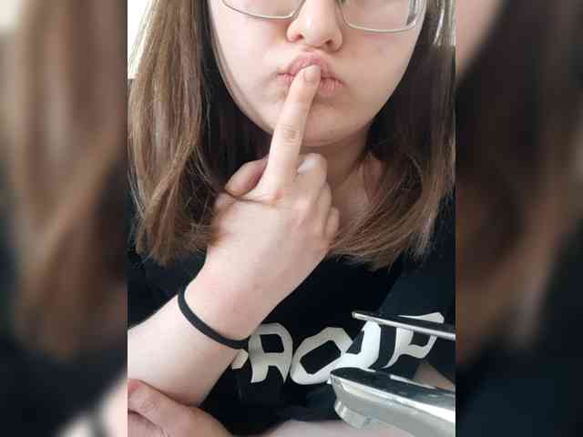 PennilessPrincess webcam