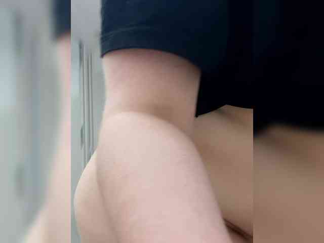 PennilessPrincess webcam