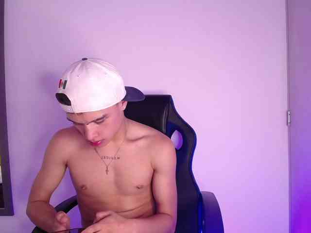 Dominike Live Webcam on BongaCams