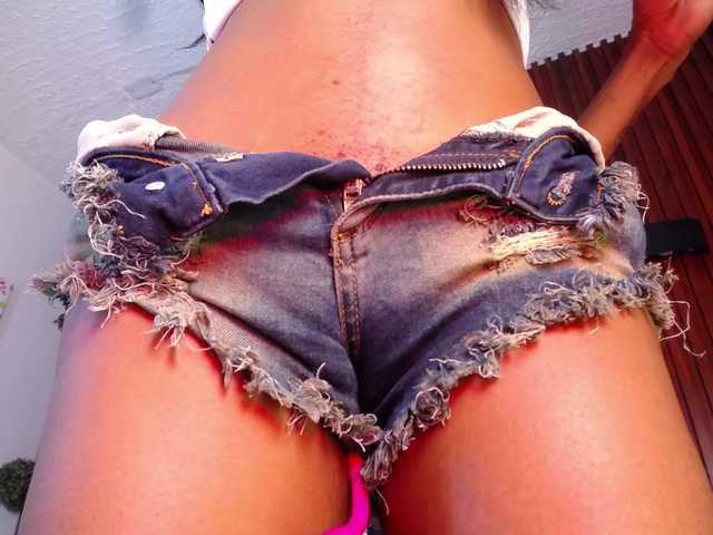 Sofi-Thomas's BongaCams show and profile