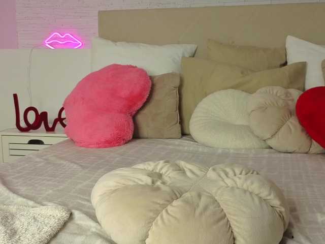 A-R-T-A1's BongaCams show and profile