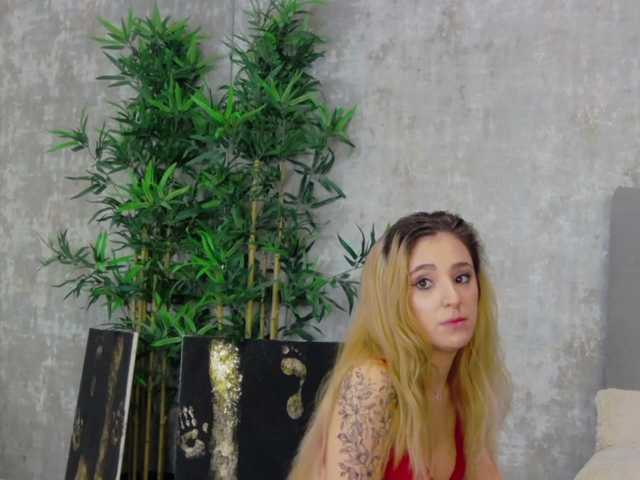 Laurenn Lane (LaurennLane)