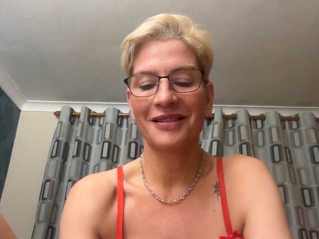 Jennyhazel Live Cam on BongaCams