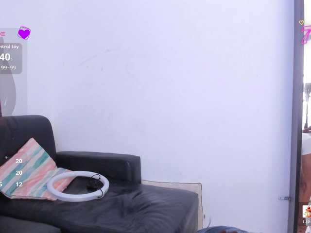 AdairaWealth's BongaCams show and profile