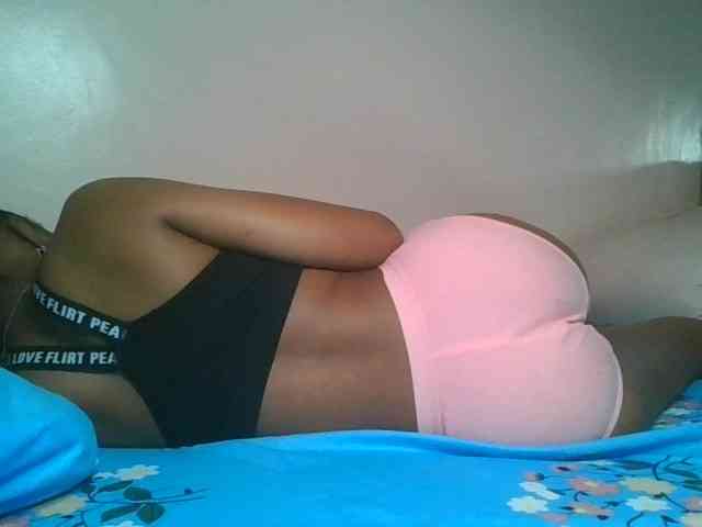 PrettyElle Live Webcam on BongaCams