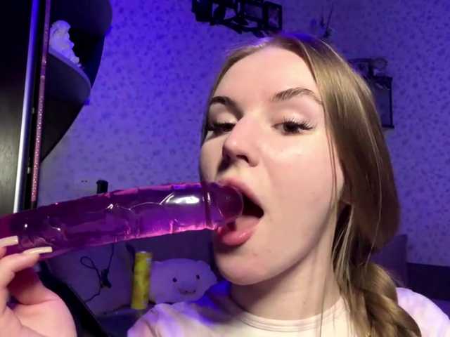 TinyVelour's BongaCams show and profile