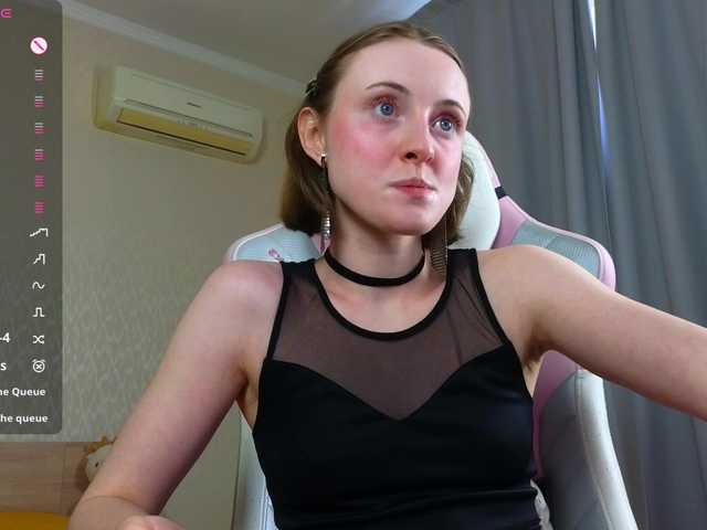 Adelina-Cowell live cam