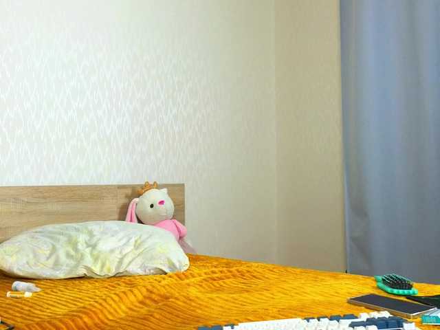 Adelina-Cowell's BongaCams show and profile