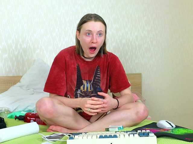 Adelina-Cowell's BongaCams show and profile