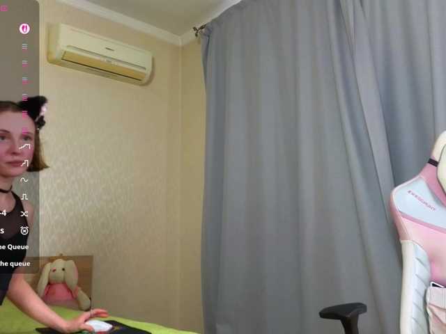 le modèle Adelina-Cowell est en webcam porno dans un show sur le site bongacams, il possède les tags suivants: White/Caucasian,Blonde,Shaved