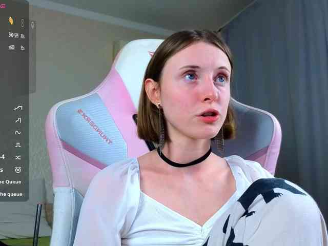 Adelina-Cowell webcam