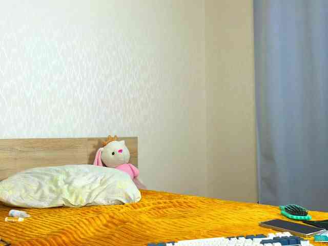 Adelina-Cowell webcam