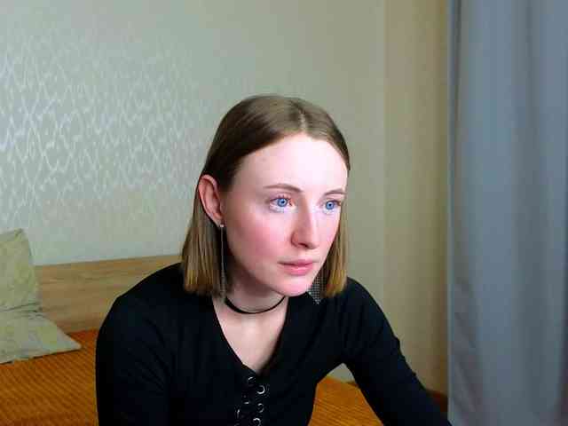 Adelina-Cowell webcam