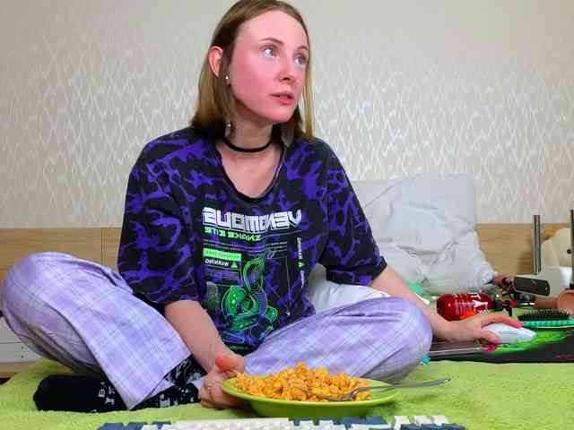 Adelina-Cowell webcam