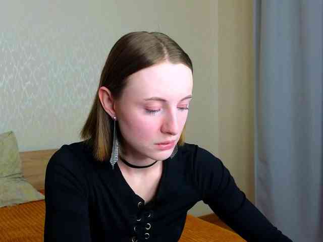 Adelina-Cowell webcam