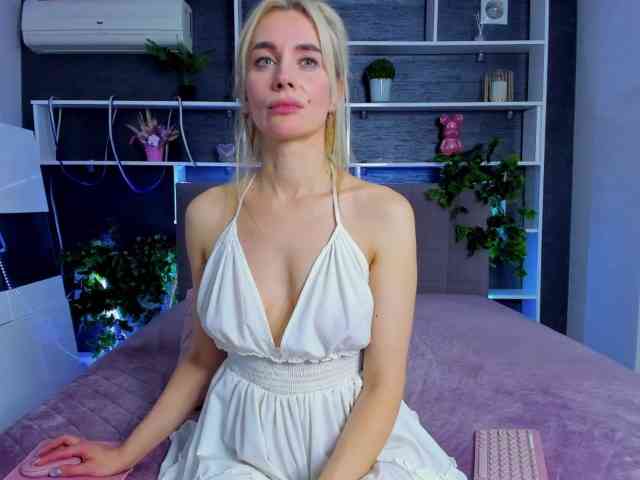 SabrinaSharm webcam