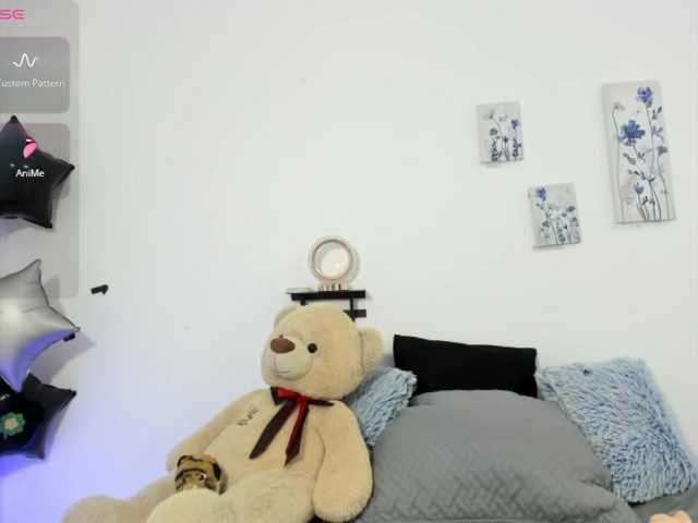 le modèle skyMoon1 est en webcam porno dans un show sur le site bongacams, il possède les tags suivants: Latino/Hispanic,Brunette,Trimmed