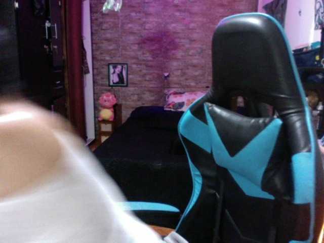 AngelaQueen's BongaCams show and profile