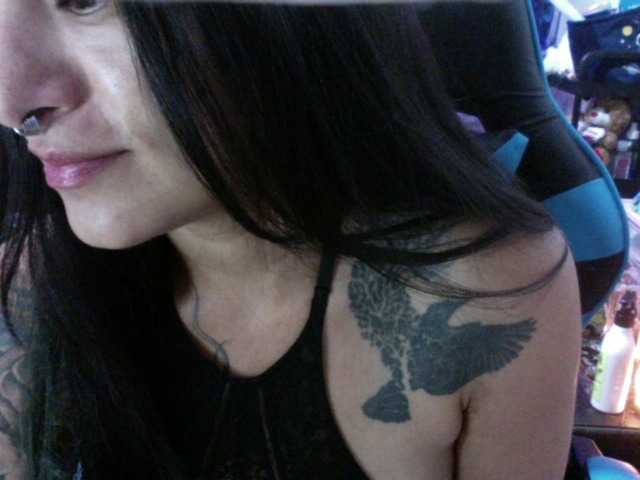 AngelaQueen's BongaCams show and profile