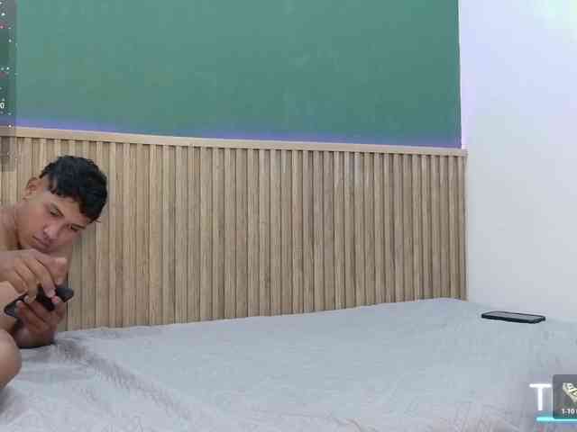 Saveur-Latin Live Webcam on BongaCams