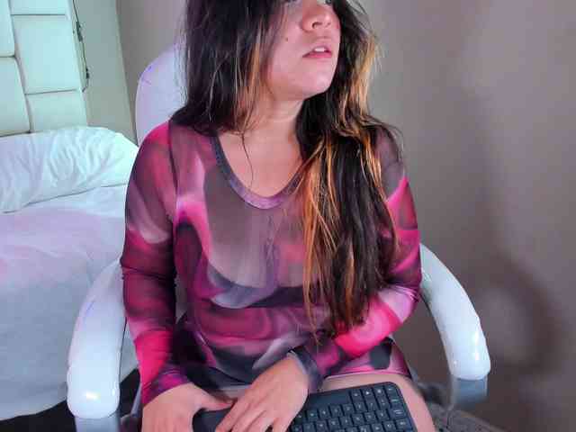 Evelyn-sexy18 webcam