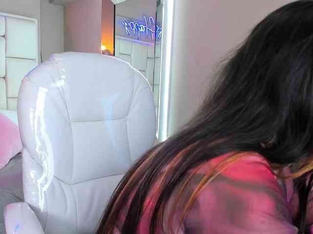 Evelyn-sexy18 webcam