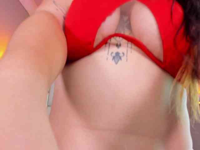 Evelyn-sexy18 webcam