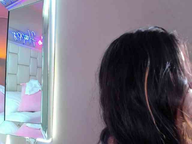 Evelyn-sexy18 webcam
