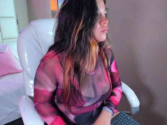 Evelyn-sexy18 webcam