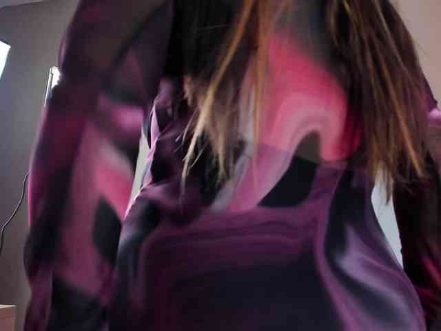 Evelyn-sexy18 webcam